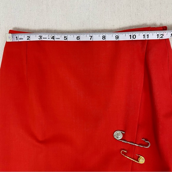 GIANNI VERSACE COUTURE Vintage Skirt & Two Versace Safety Pins - Picture 12 of 14